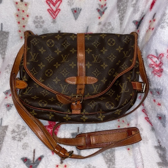 Louis Vuitton Discontinued Saumur bag - Picture 2 of 11